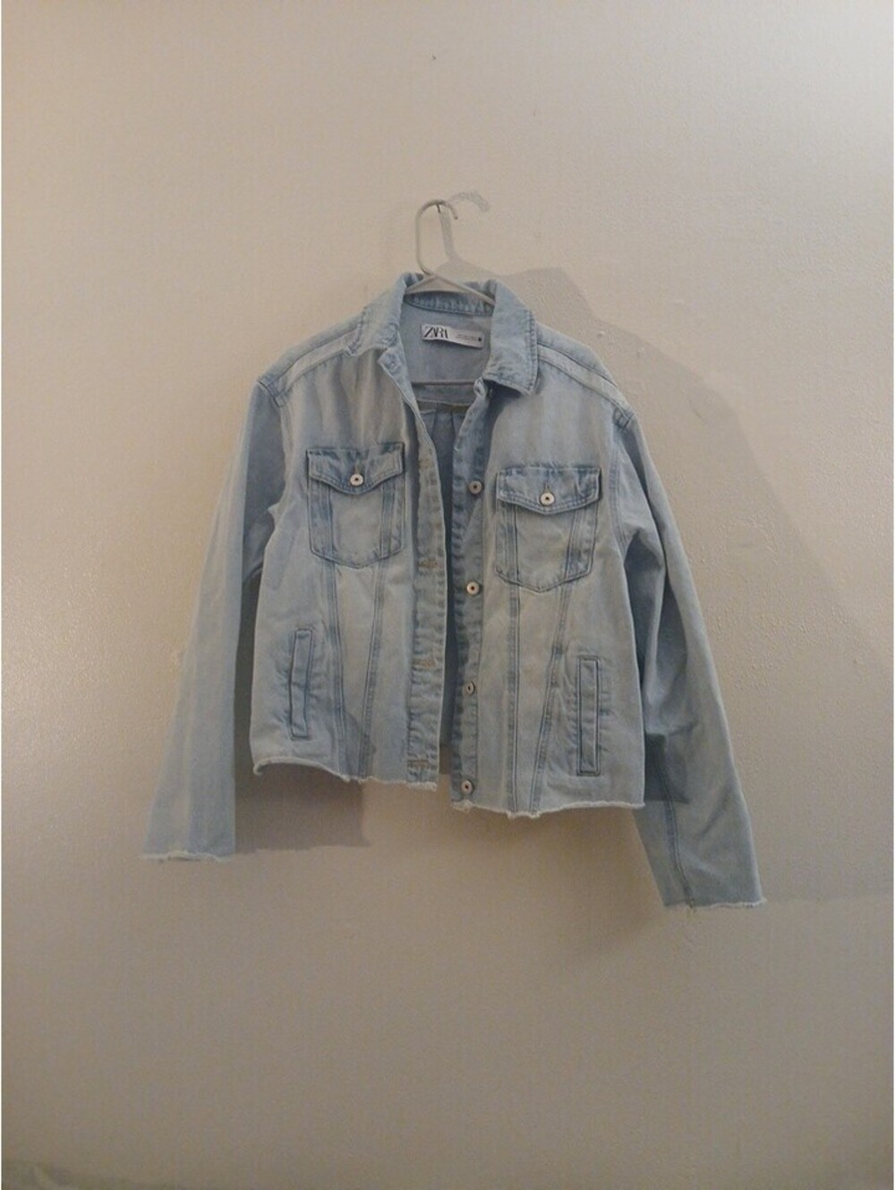 Zara Cropped Denim Jacket Light Wash Blue Oversized Trucker Boxy Small Raw Hem